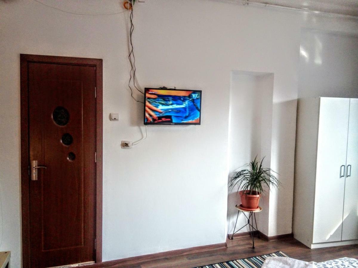 Central Bright Modern Studio Bukarest Exteriör bild
