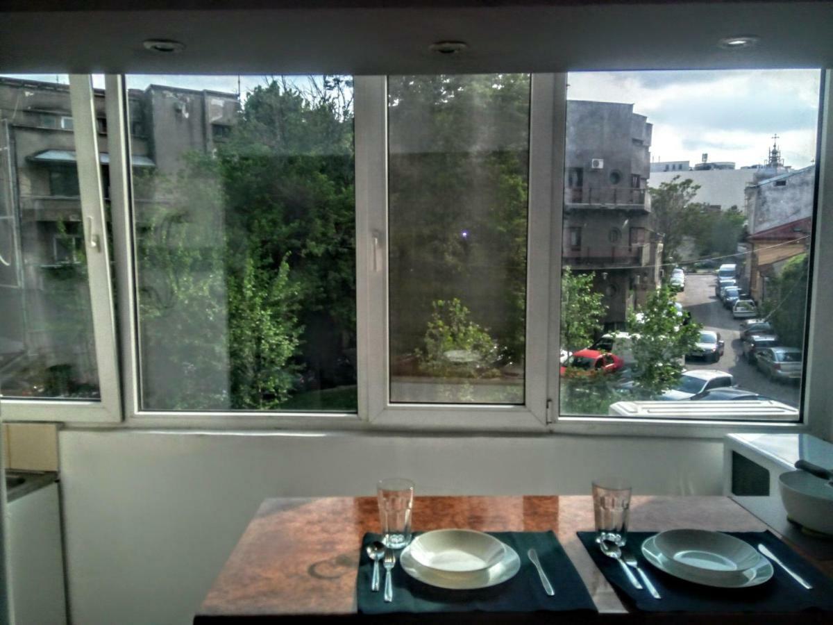 Central Bright Modern Studio Bukarest Exteriör bild