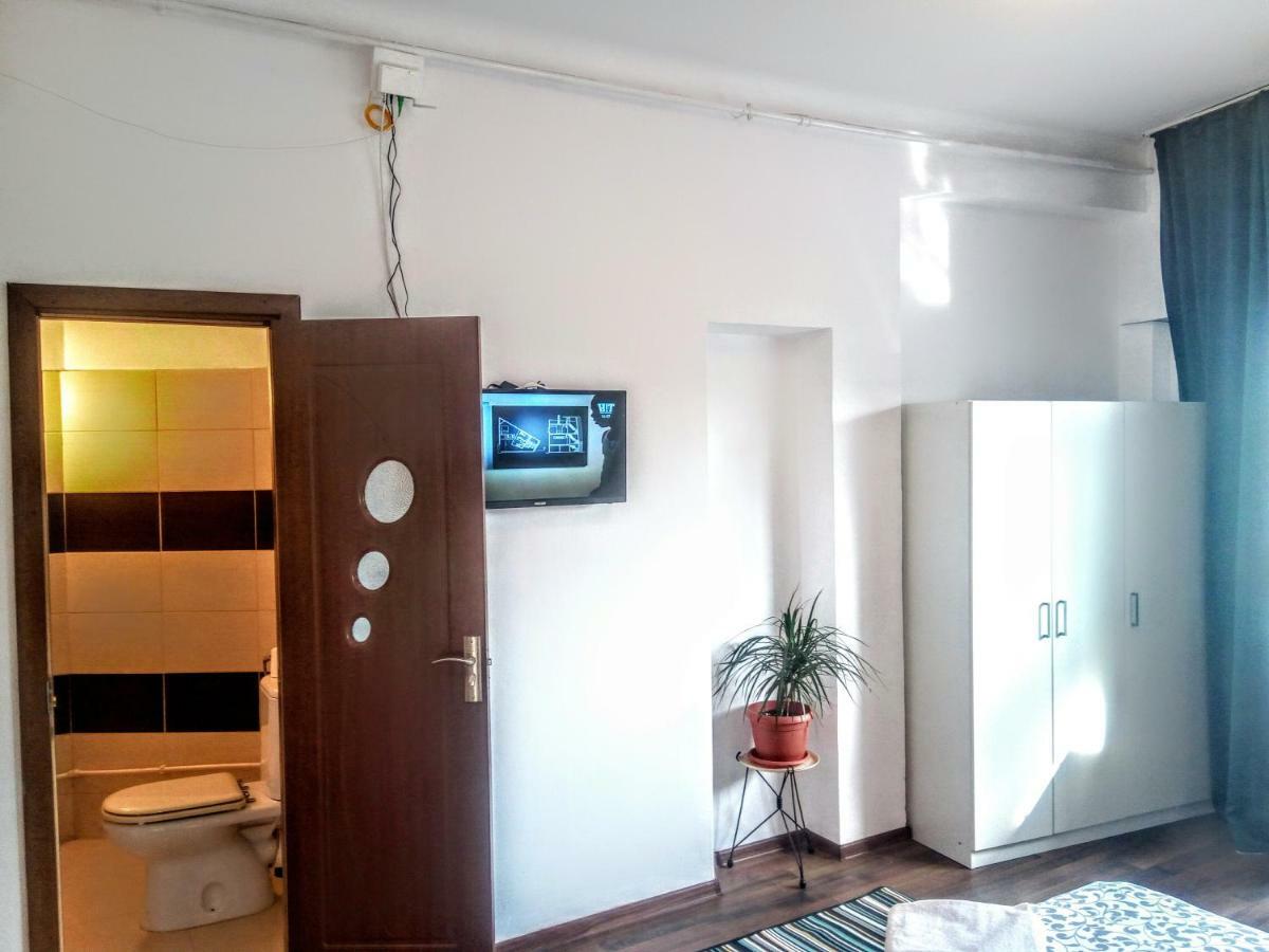 Central Bright Modern Studio Bukarest Exteriör bild