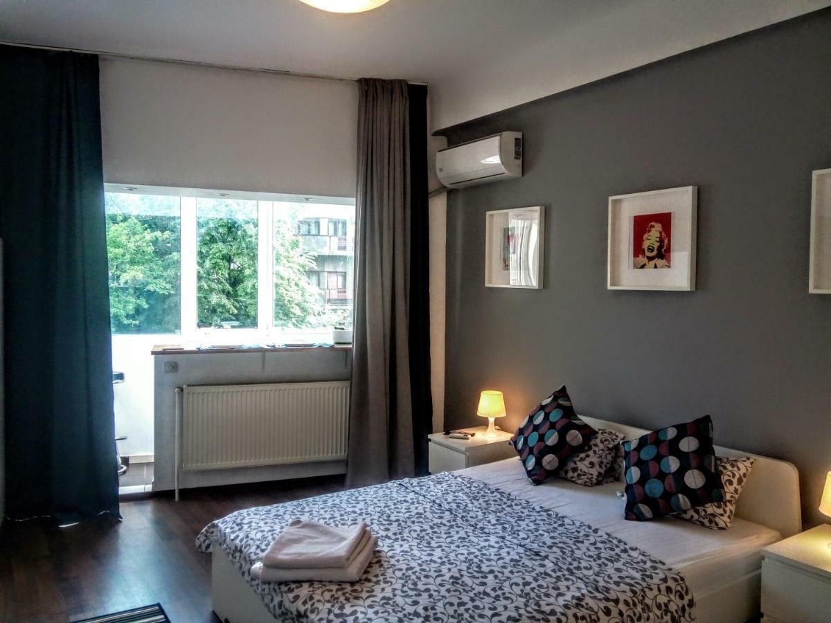 Central Bright Modern Studio Bukarest Exteriör bild